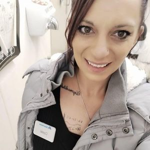 Meet your Posher, Crystal